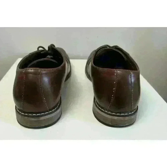EUC Express Brown Men’s Dress Shoes Size 8 Oxford Style - Picture 4 of 9